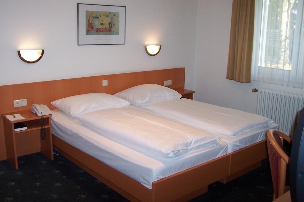 Hotel Bitburg Habitación foto